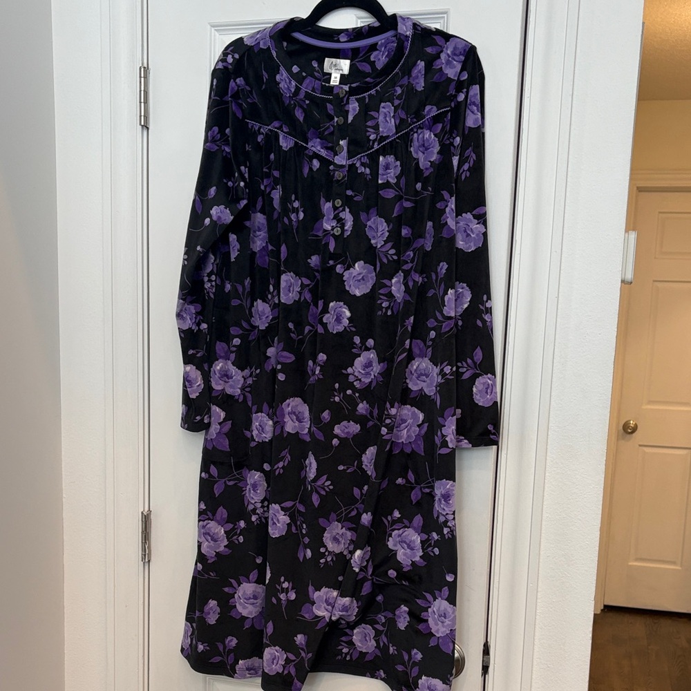 Super Soft Aria Collection Purple Floral‎ House Dress/Robe